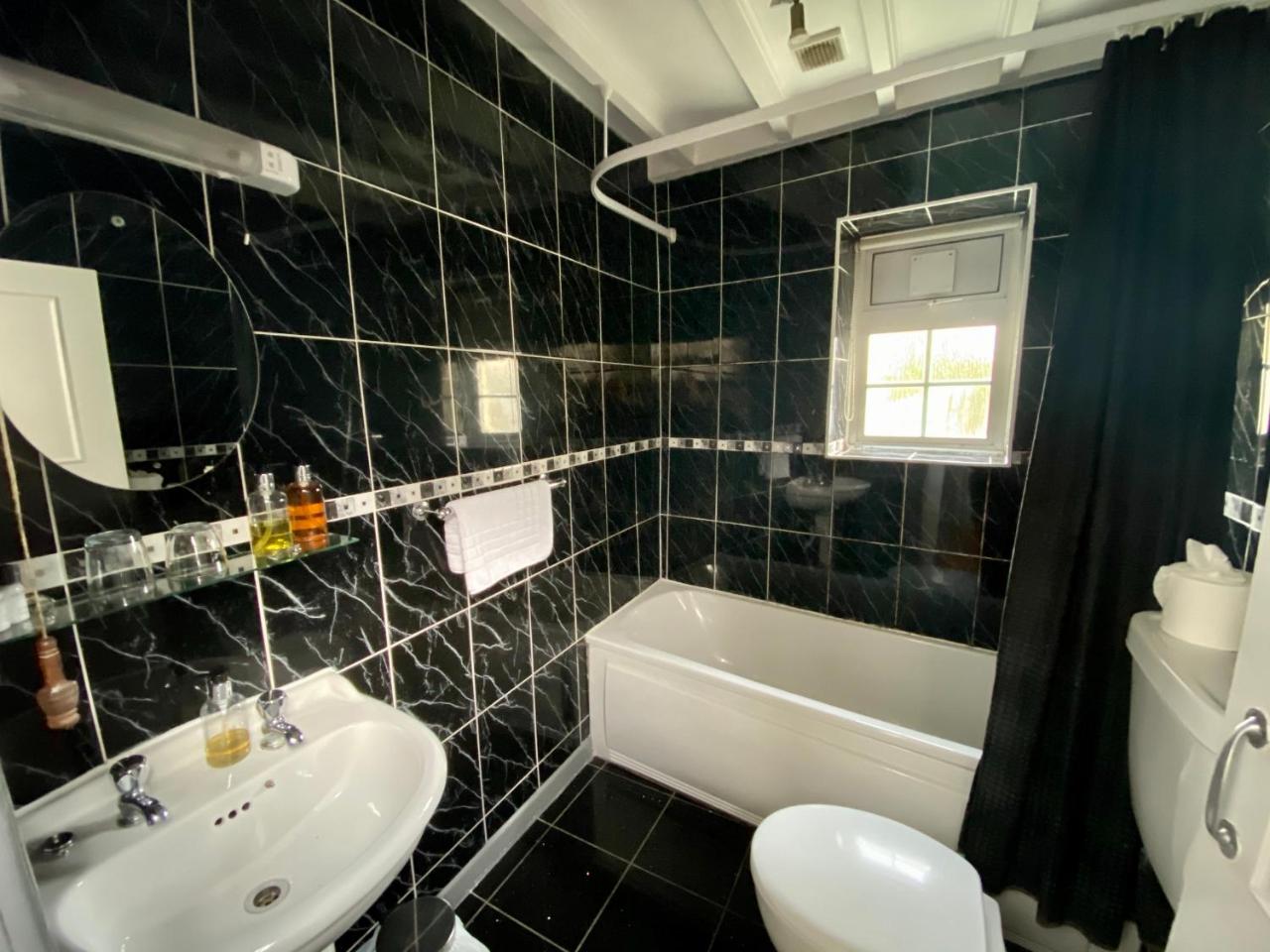 Home Farm Hotel & Restaurant