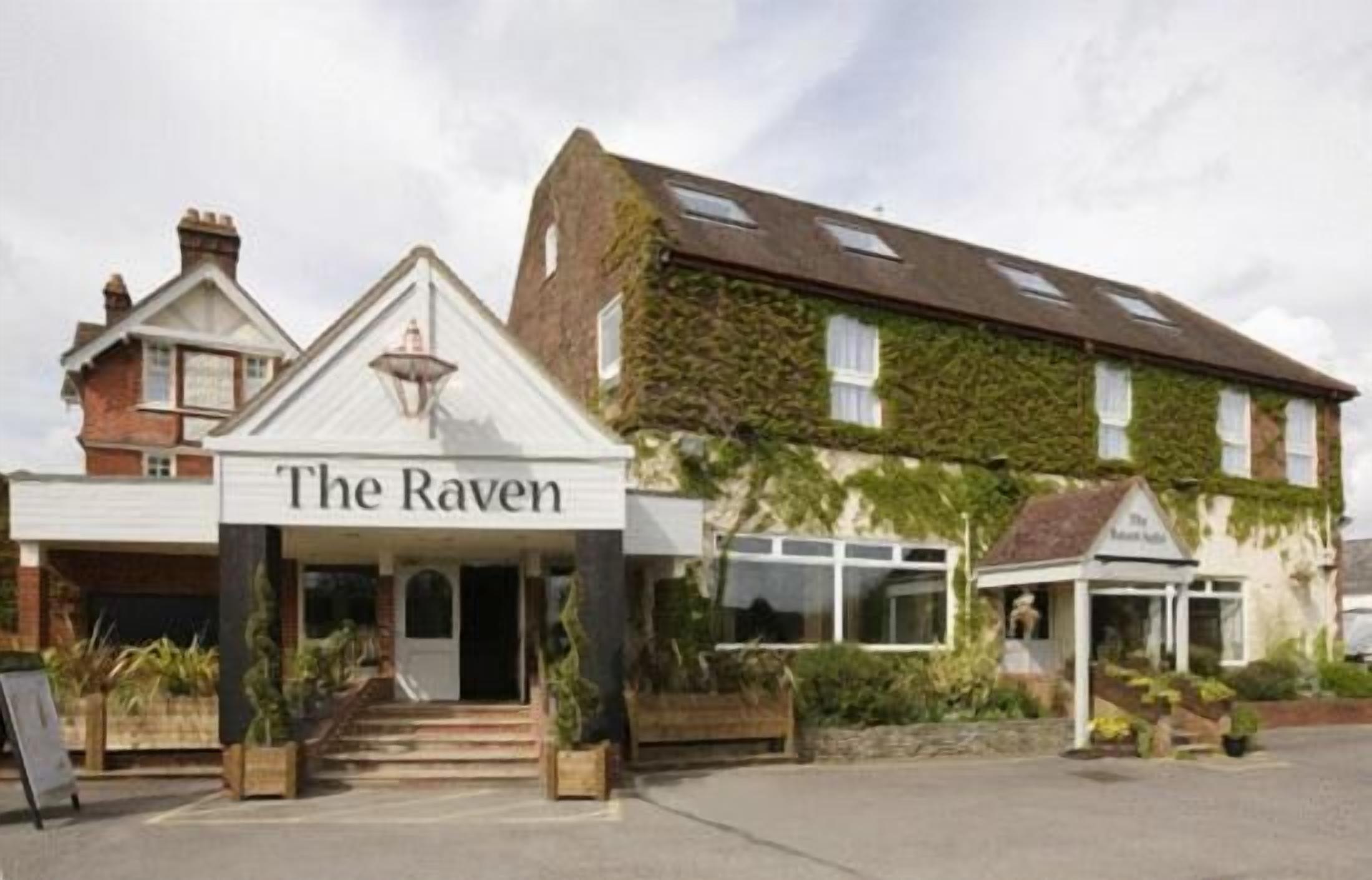 Raven Hotel
