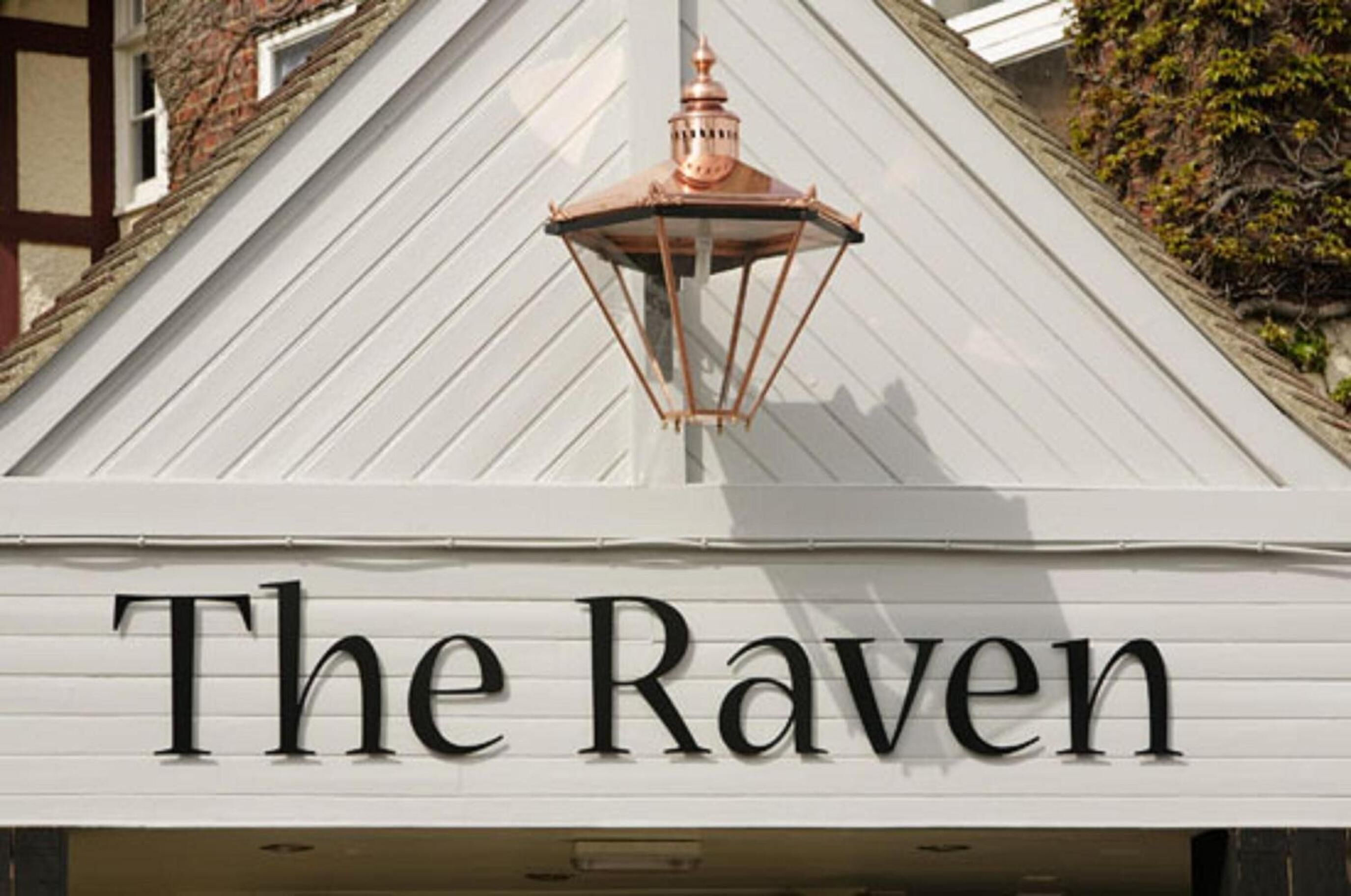 Raven Hotel