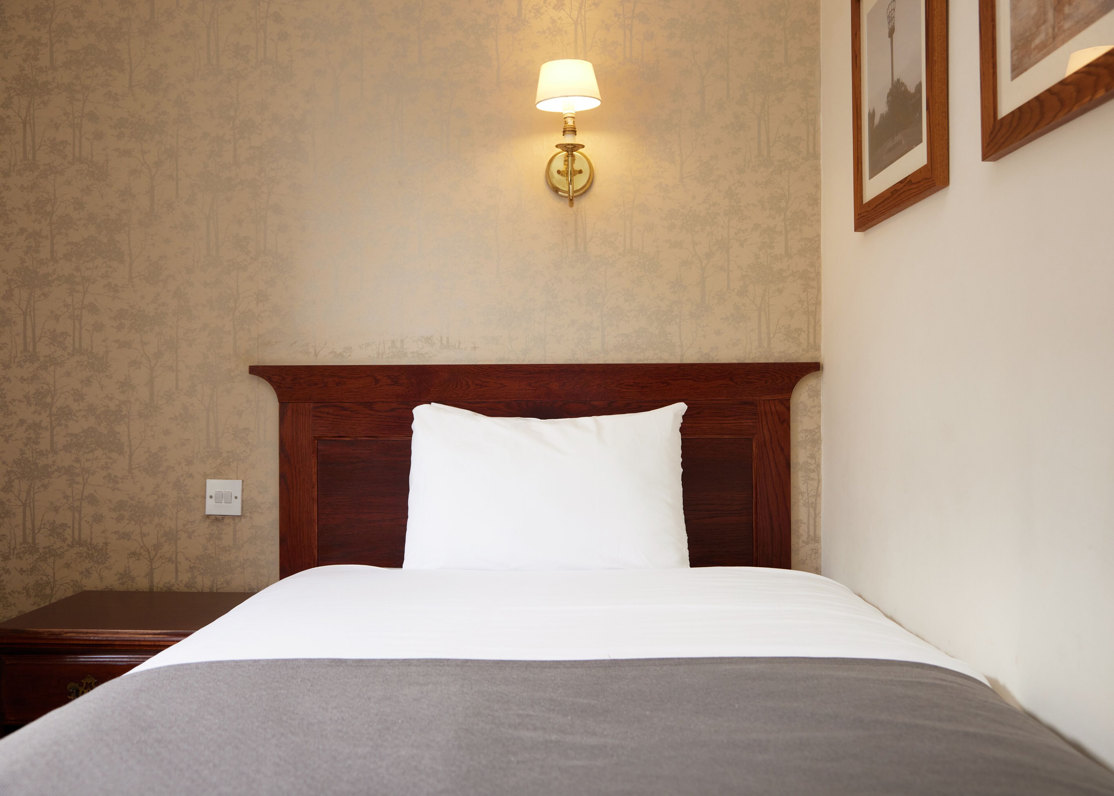 George Hotel