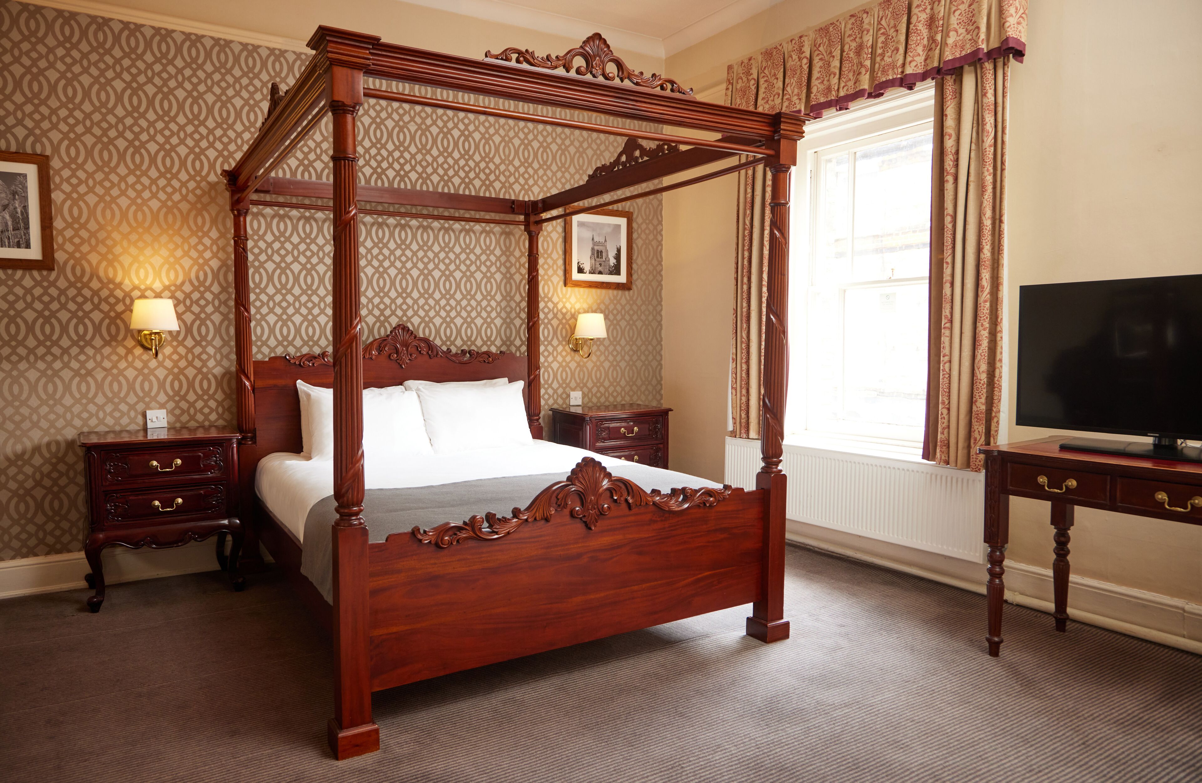 George Hotel