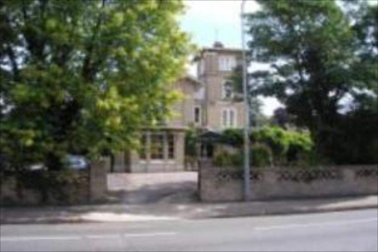 Bentley Tower Hotel