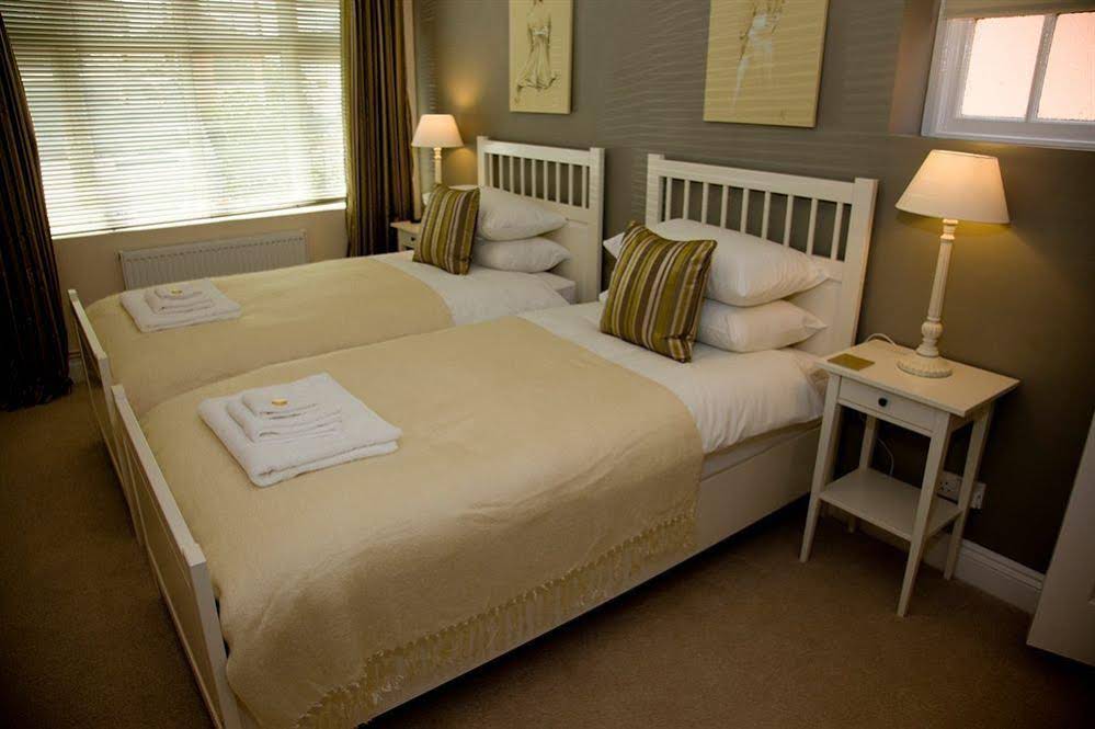 Innocence Rooms West