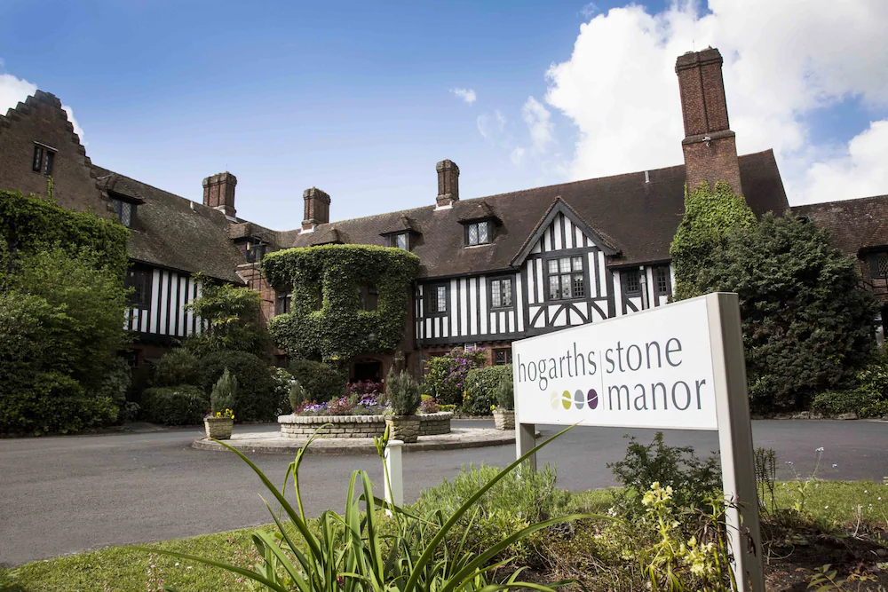 Hogarths Stone Manor Hotel