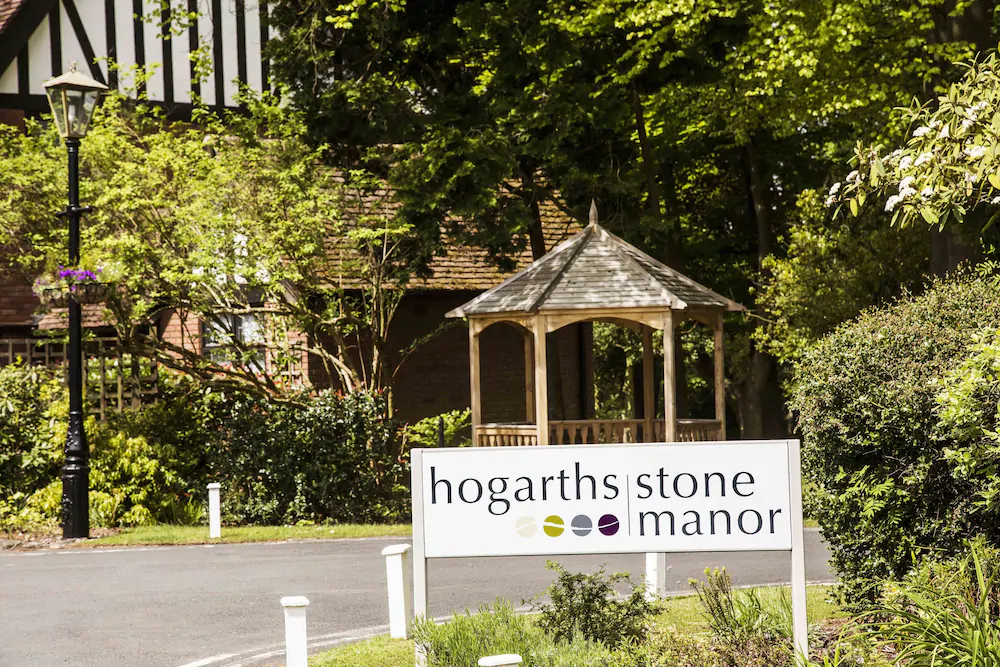 Hogarths Stone Manor Hotel