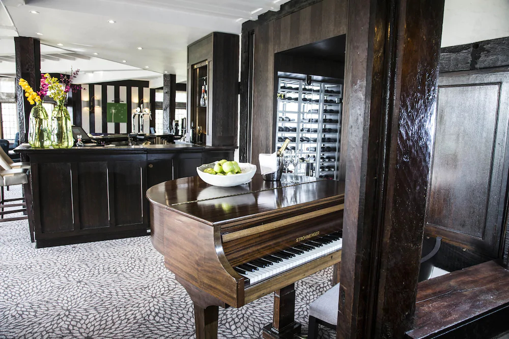 Hogarths Stone Manor Hotel