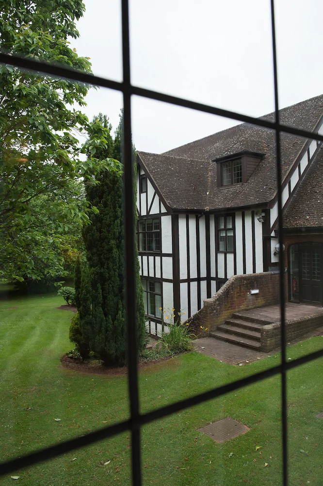 Hogarths Stone Manor Hotel