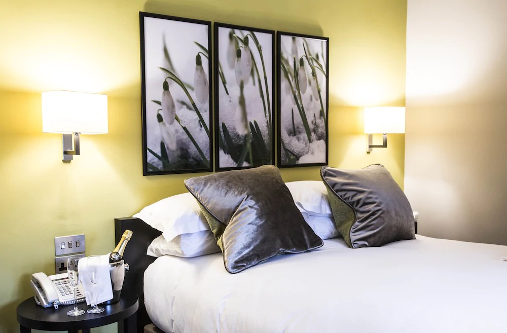 Hogarths Stone Manor Hotel