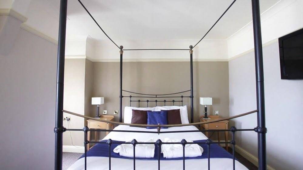 The Hotel Victoria