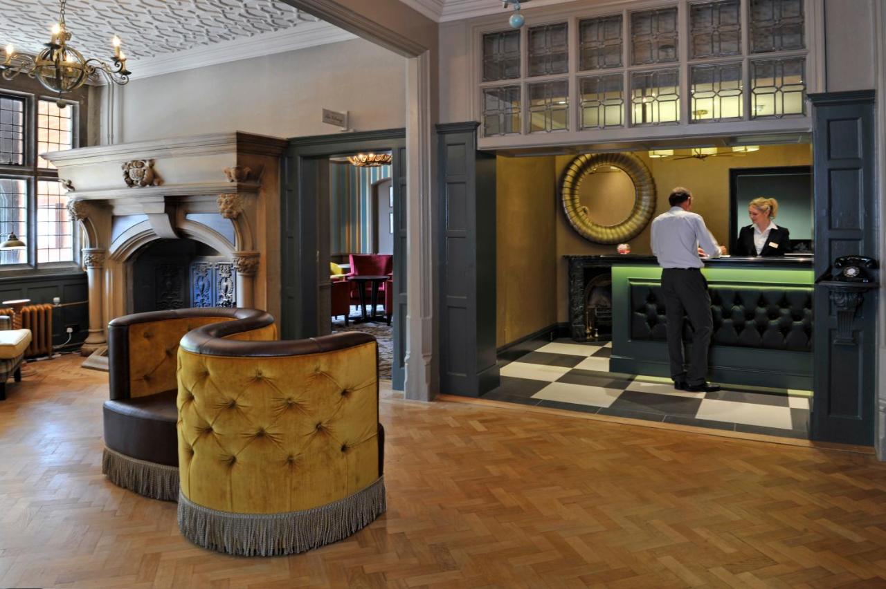 Crown Manor House - New Forest Hotel