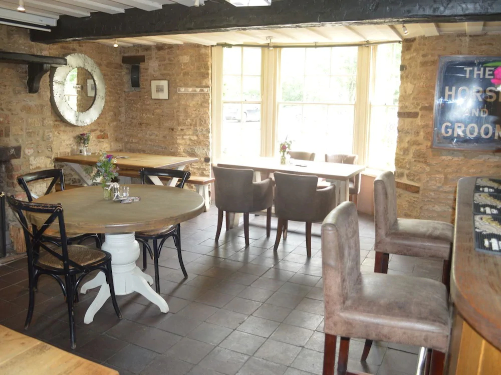 Horse And Groom Inn
