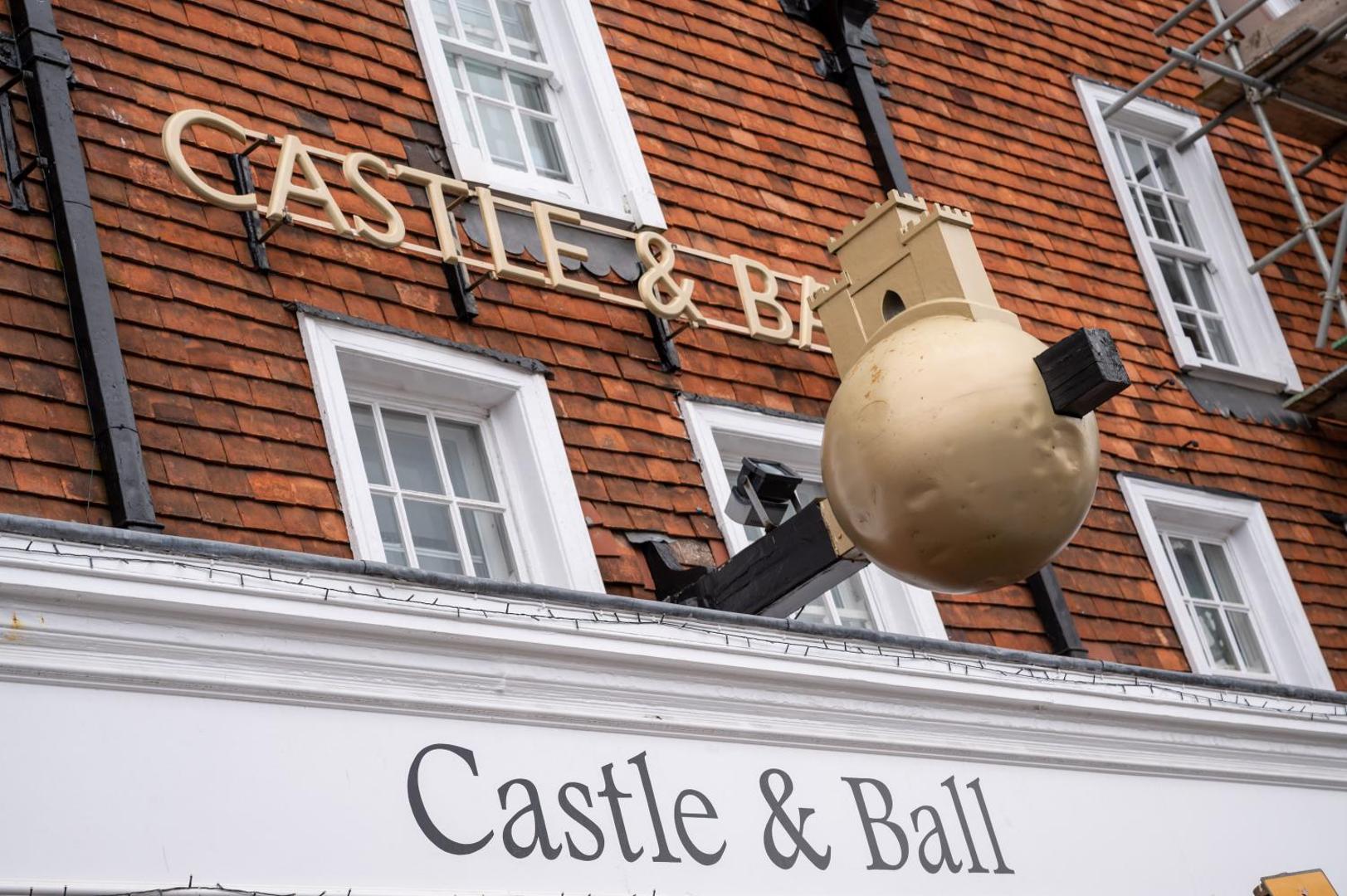 Castle & Ball
