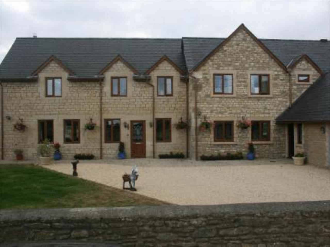 Whaddon Grove House - B&B