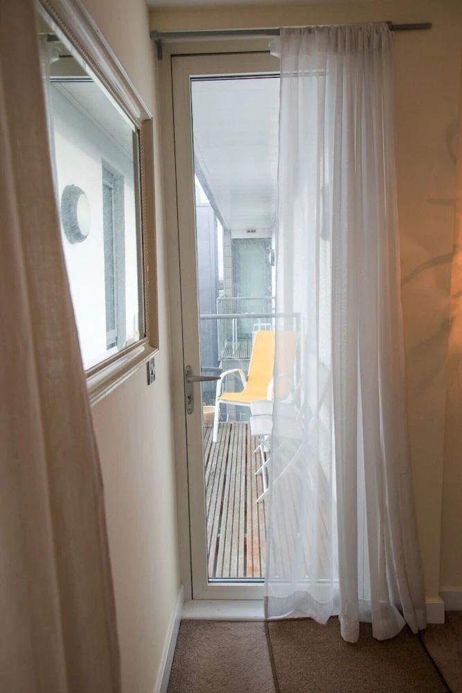 Dazzon Contemporary Apartments