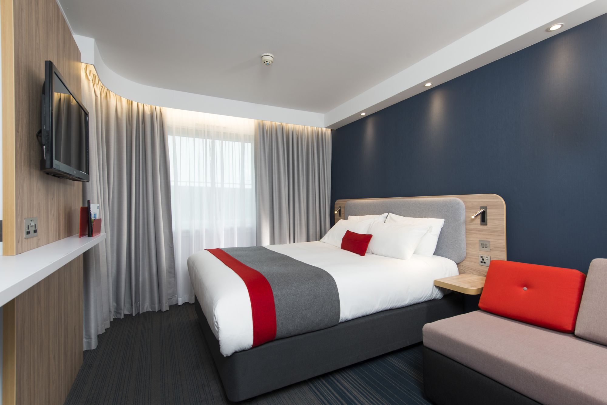 Holiday Inn Express Milton Keynes