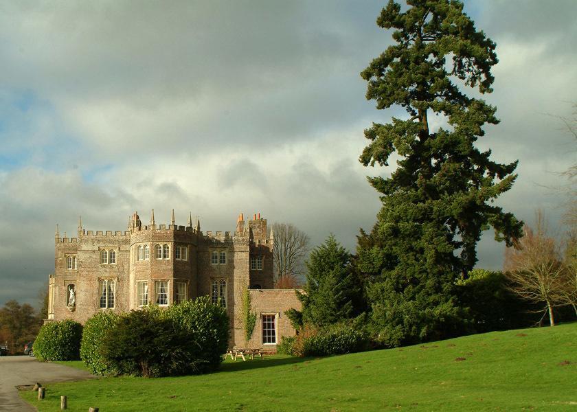 Donnington Grove