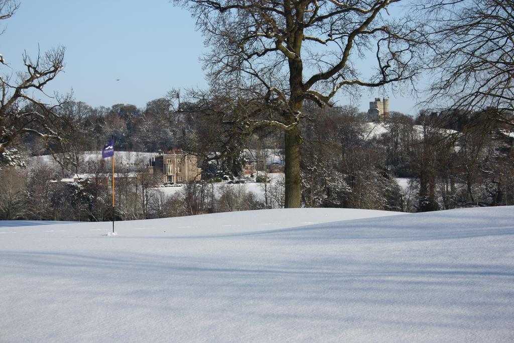 Donnington Grove