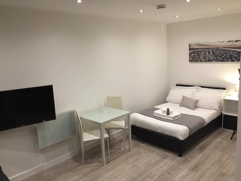 Redbrick Serviced Apartments-Sherwood House