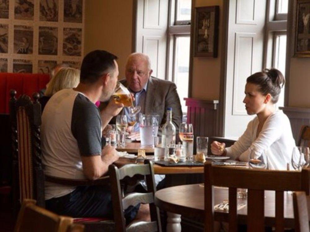 The Carnarvon Arms