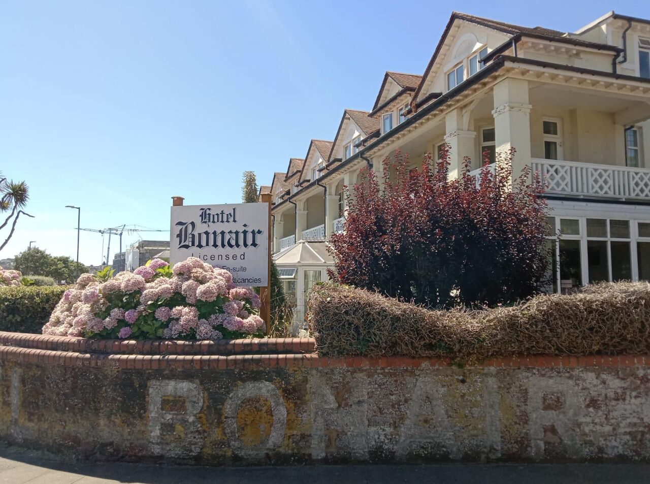 Bonair Hotel