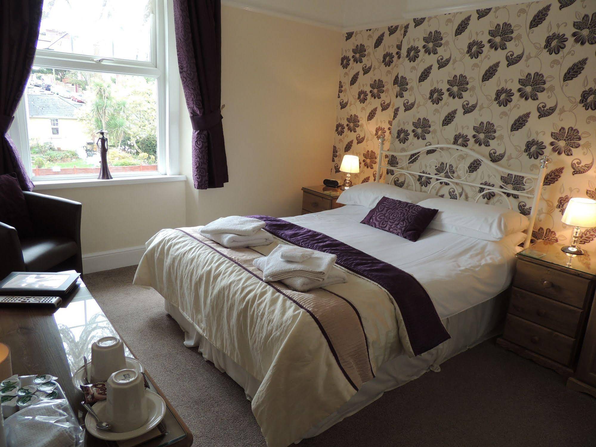 Paignton Court Hotel - Guest house