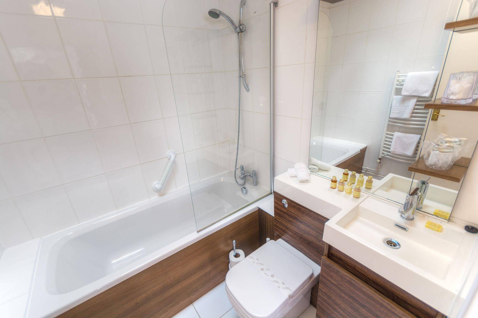 Grovefield Manor Hotel - Guest house