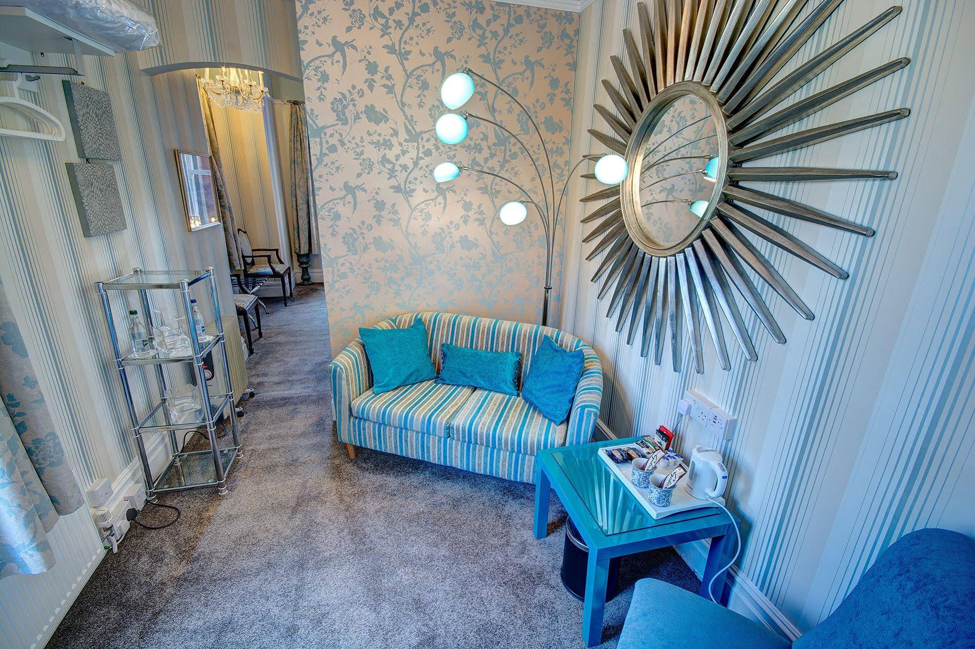 Grovefield Manor Hotel - Guest house