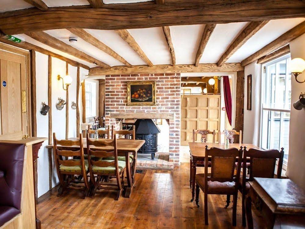 The Horse & Cart Inn