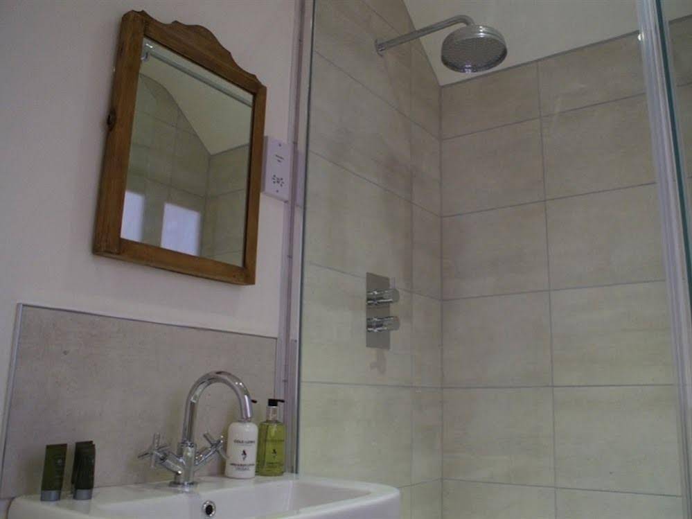 The Horse & Cart Inn