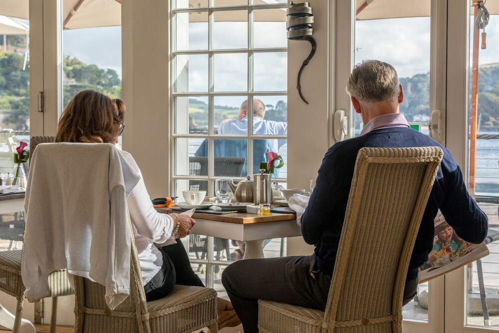 South Sands Boutique Hotel & Beachside Restaurant