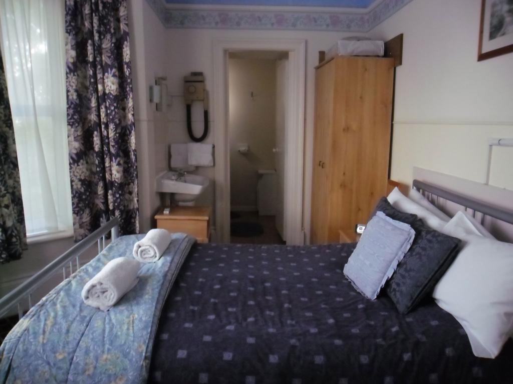 Chad Hill Hotel