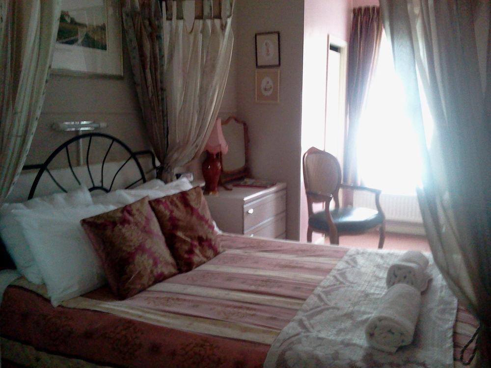 Chad Hill Hotel