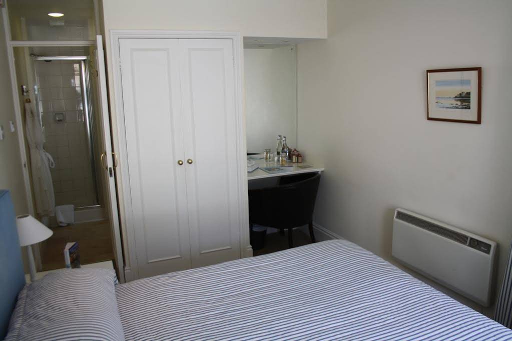 The Seaview Hotel And Restaurant