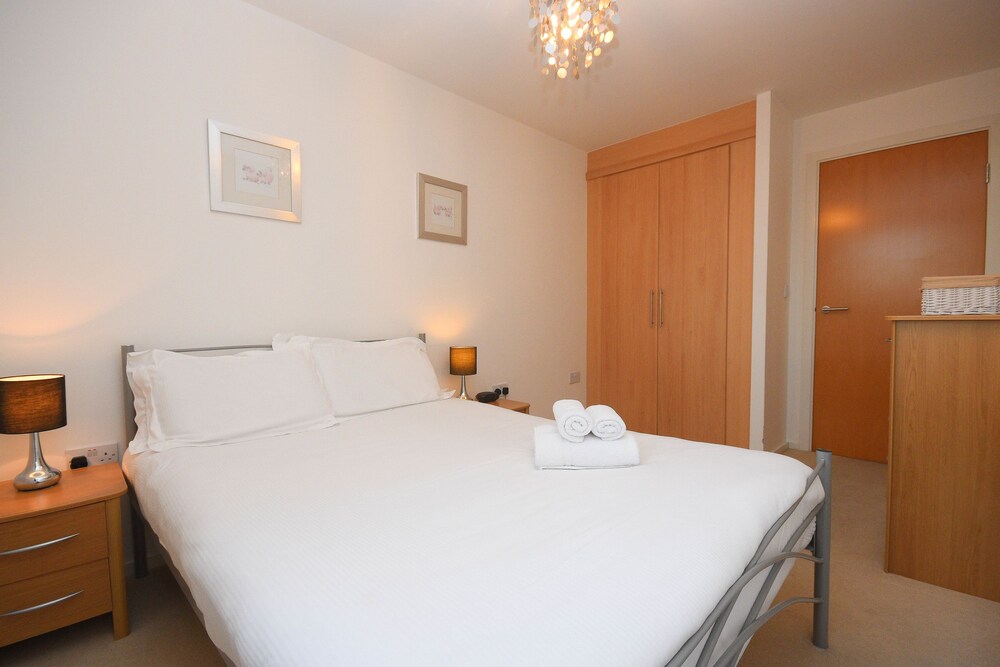 Town or Country - Endeavour Apartments