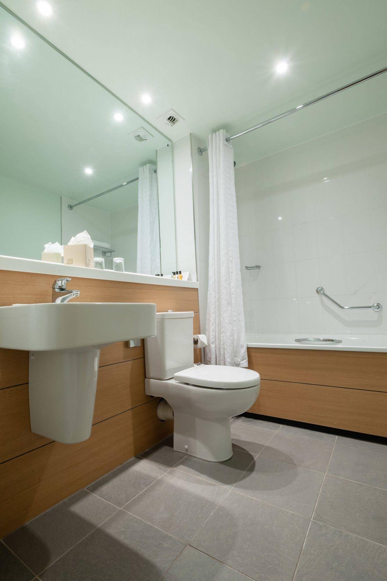 De Vere Cotswold Water Park Apartments