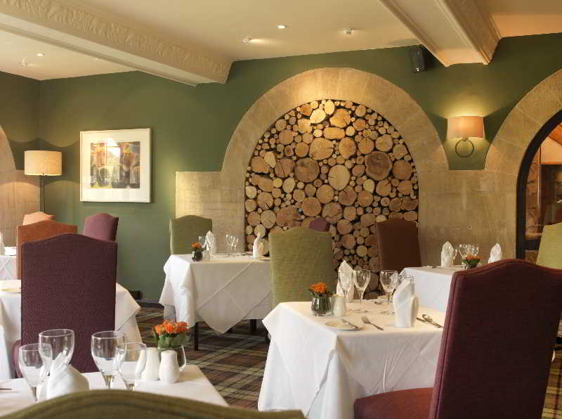 The Bear of Rodborough Hotel