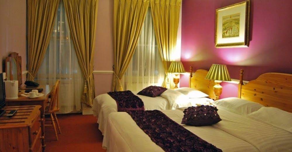 The Stroud Hotel
