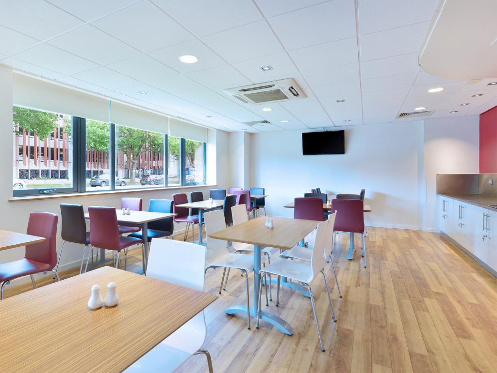 Travelodge Swindon Central