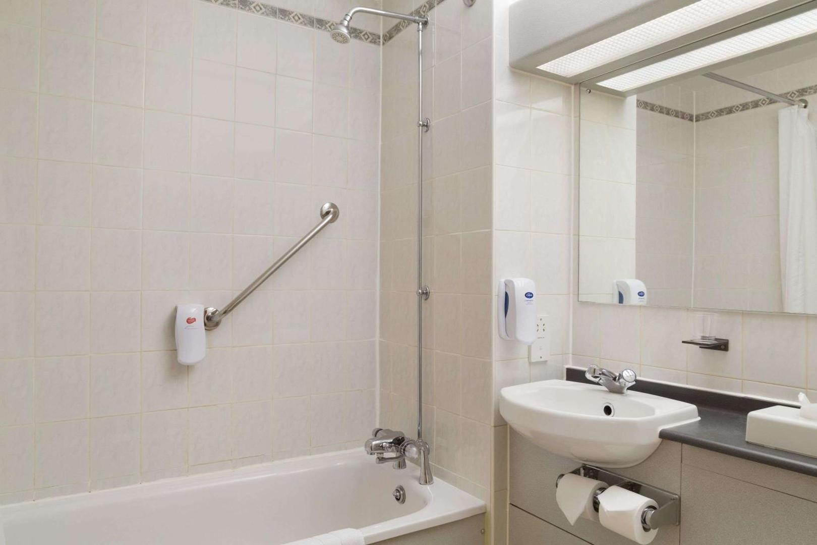 Days Inn by Wyndham Taunton