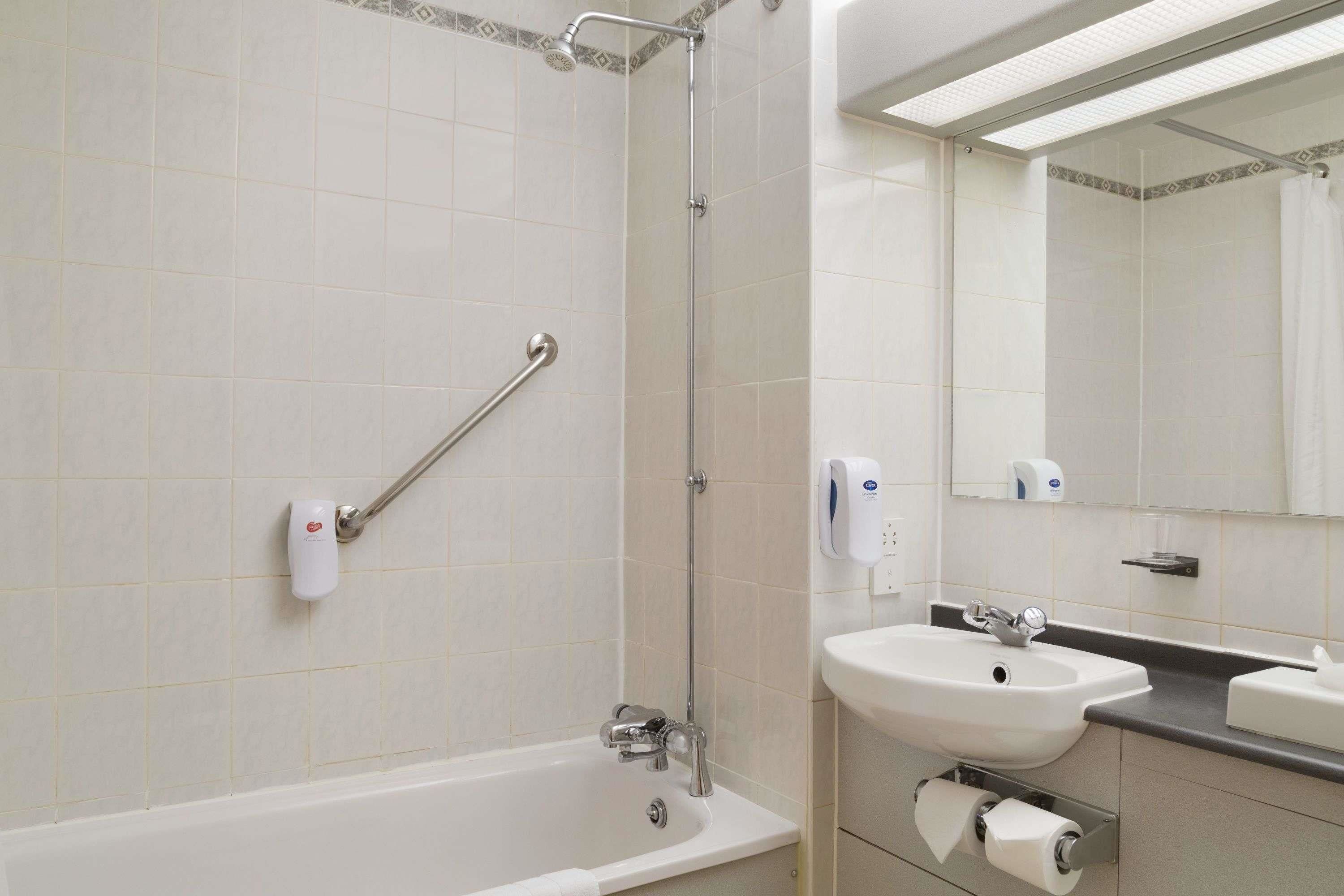 Days Inn by Wyndham Taunton