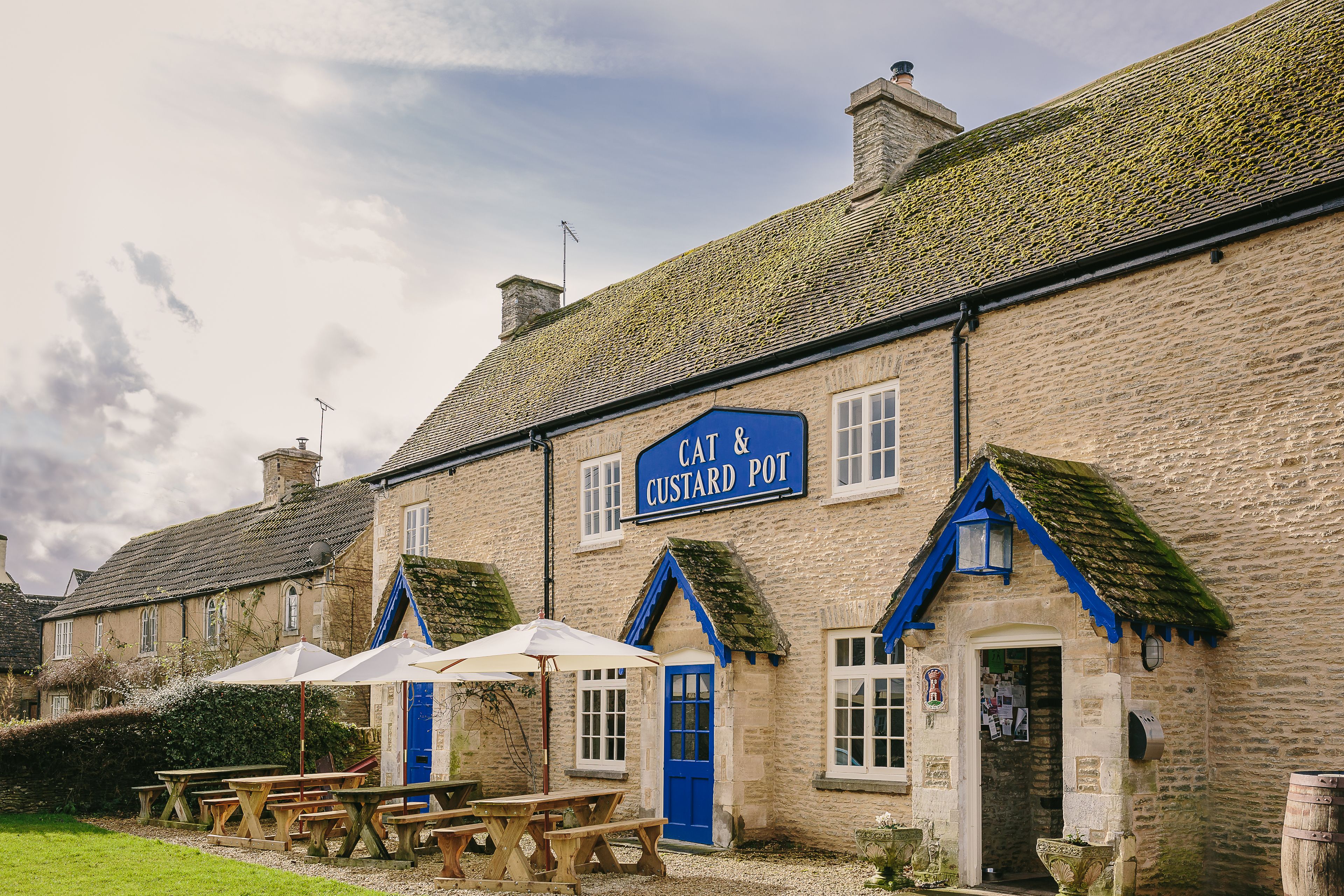 The Cat & Custard Pot Inn