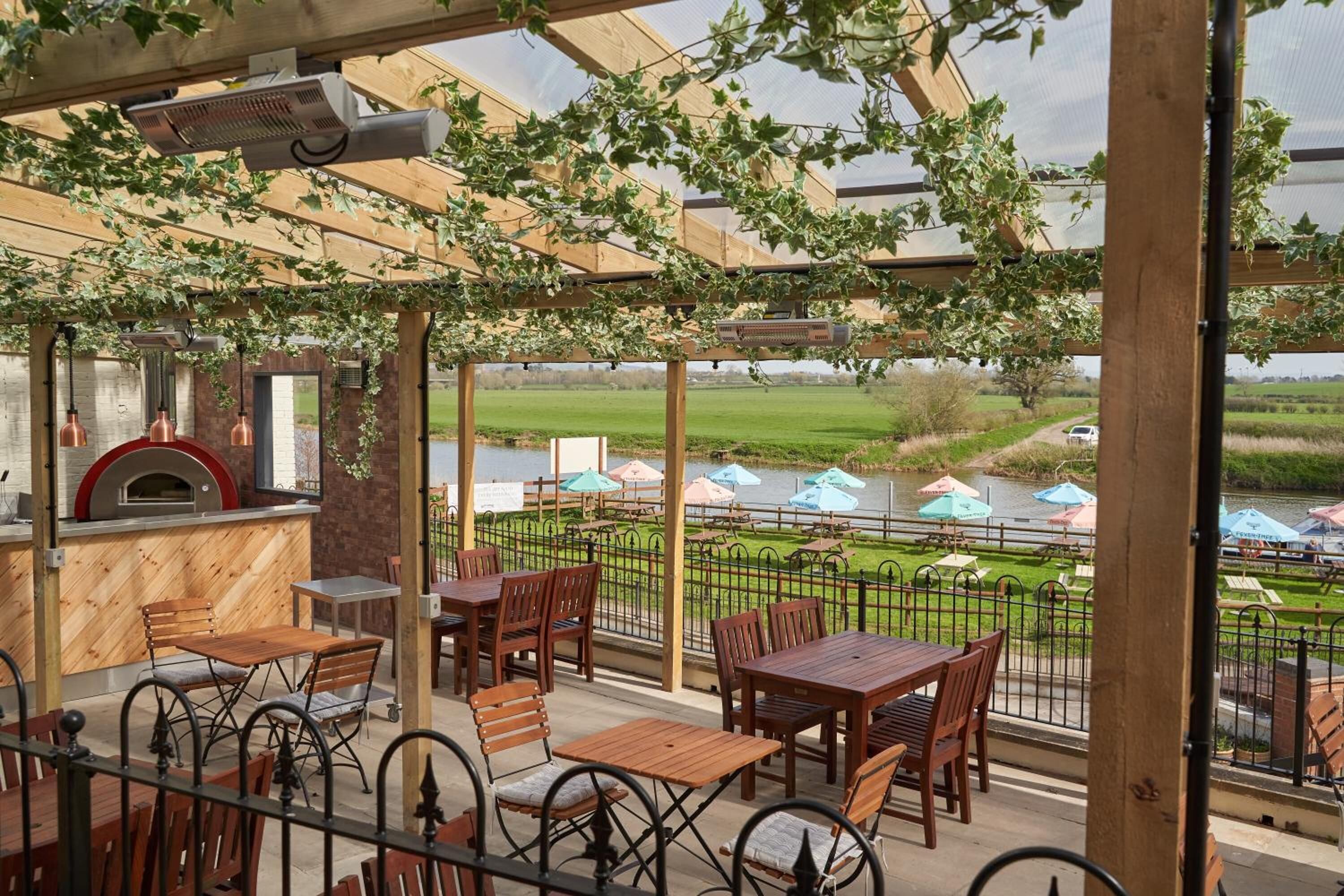 THE FLEET INN