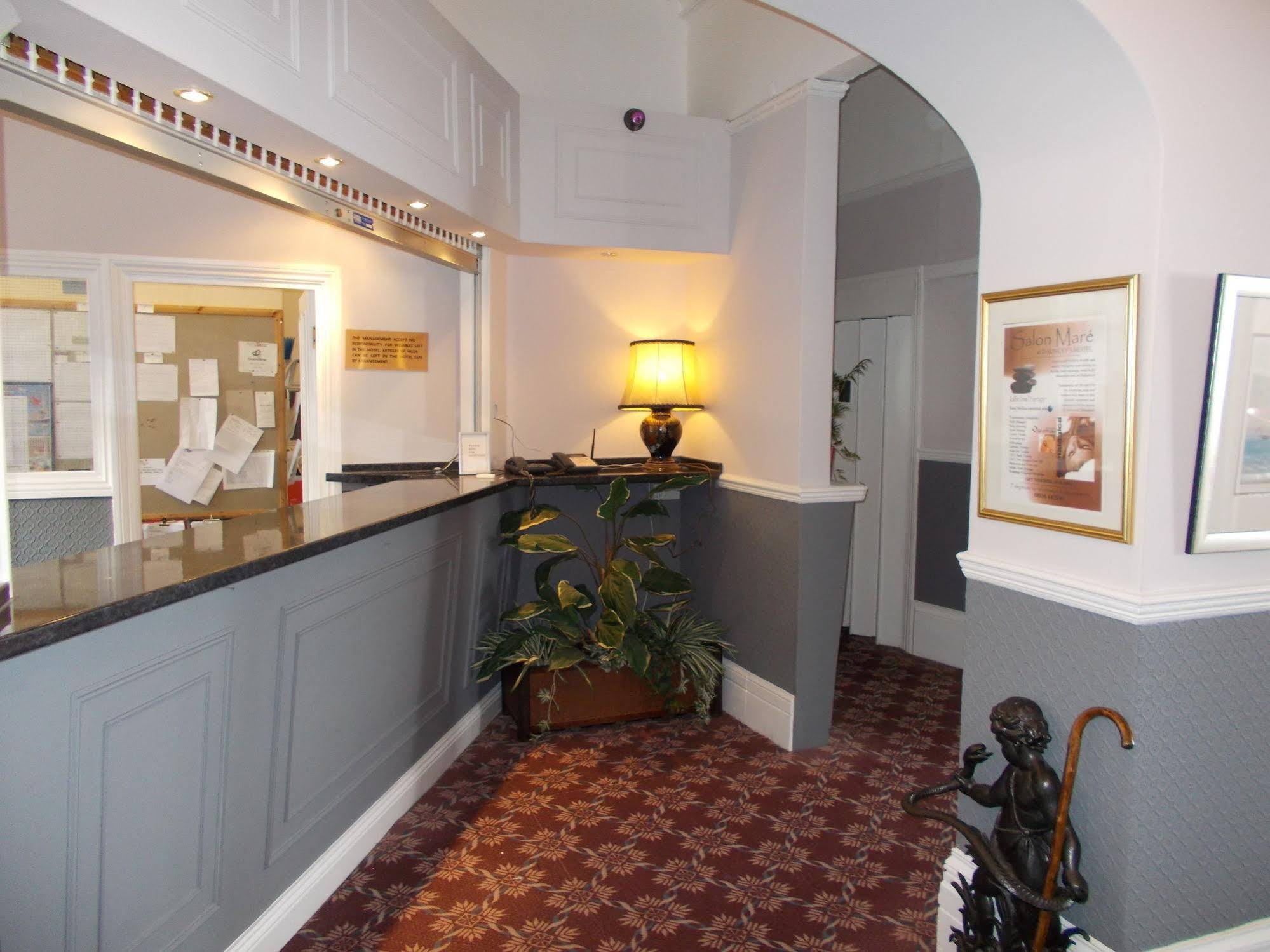 Daunceys Hotel