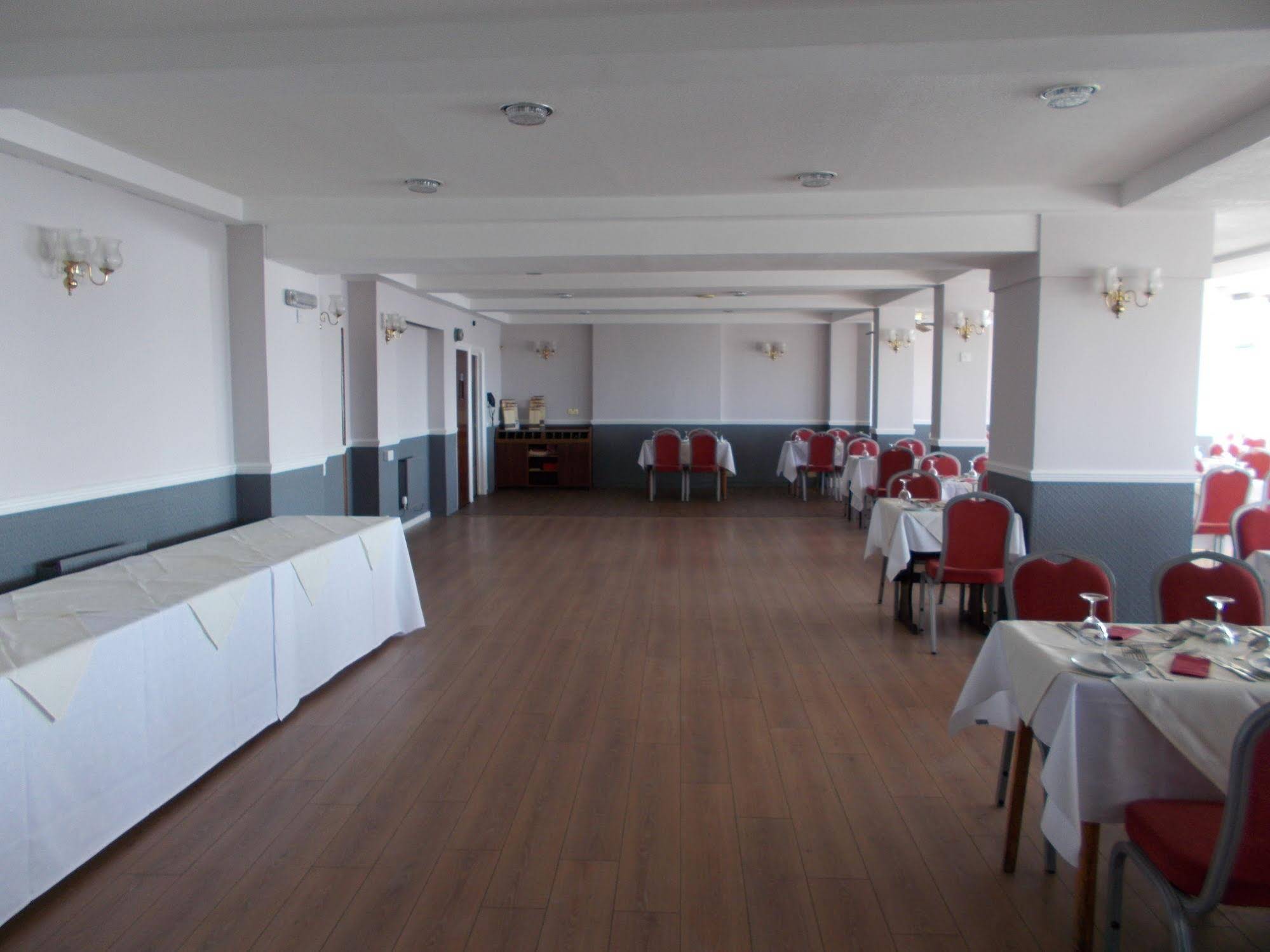 Daunceys Hotel