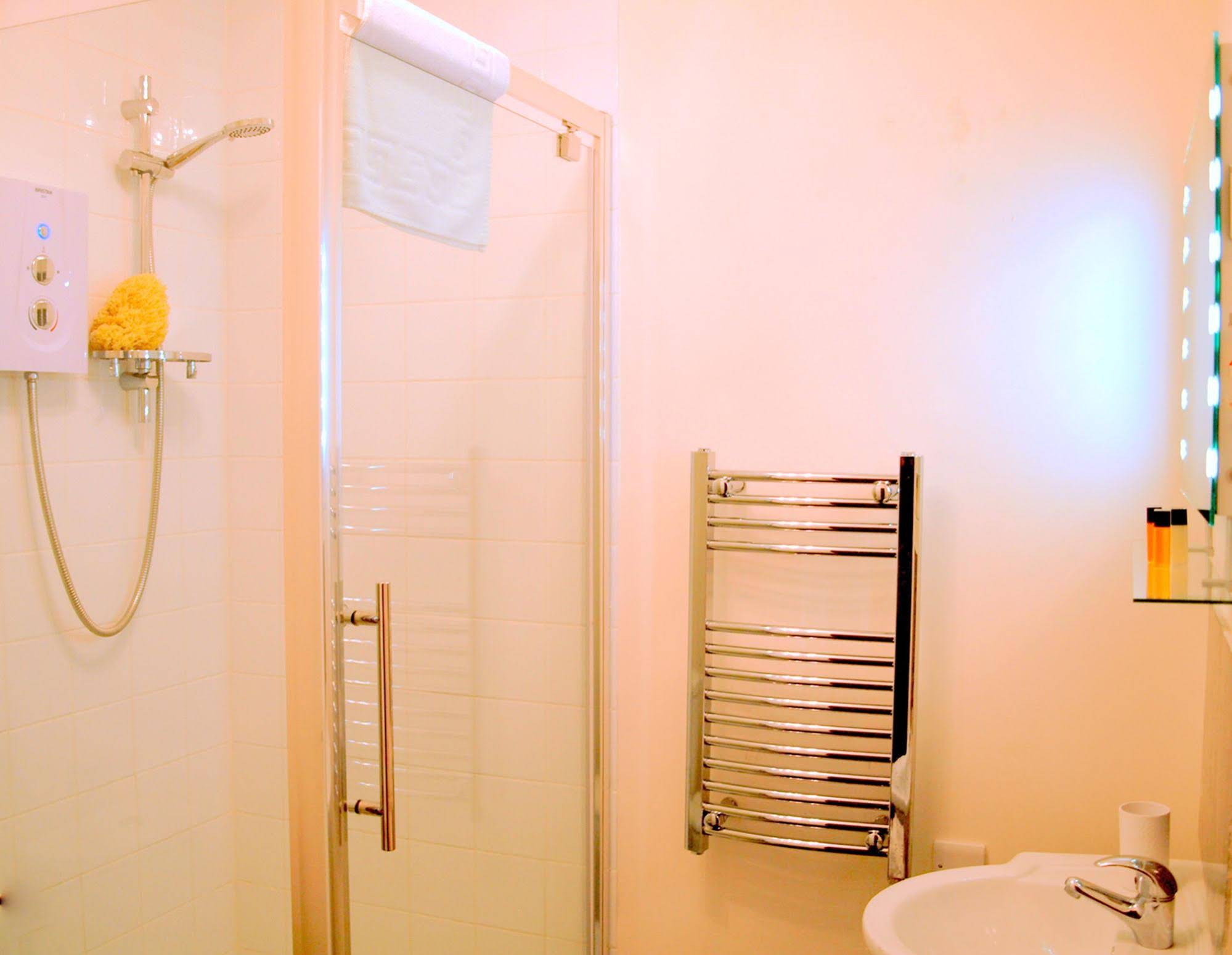 Kensington Court Holiday Apartments