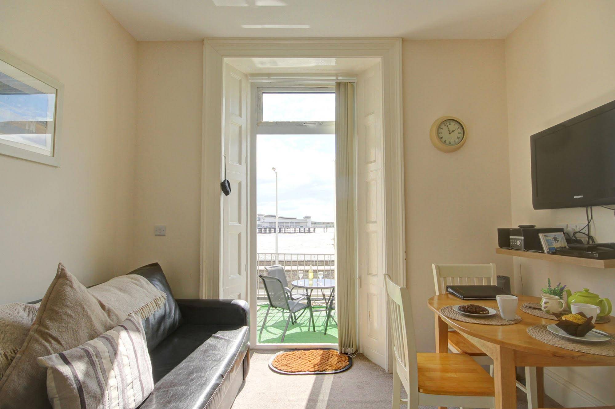 Kensington Court Holiday Apartments