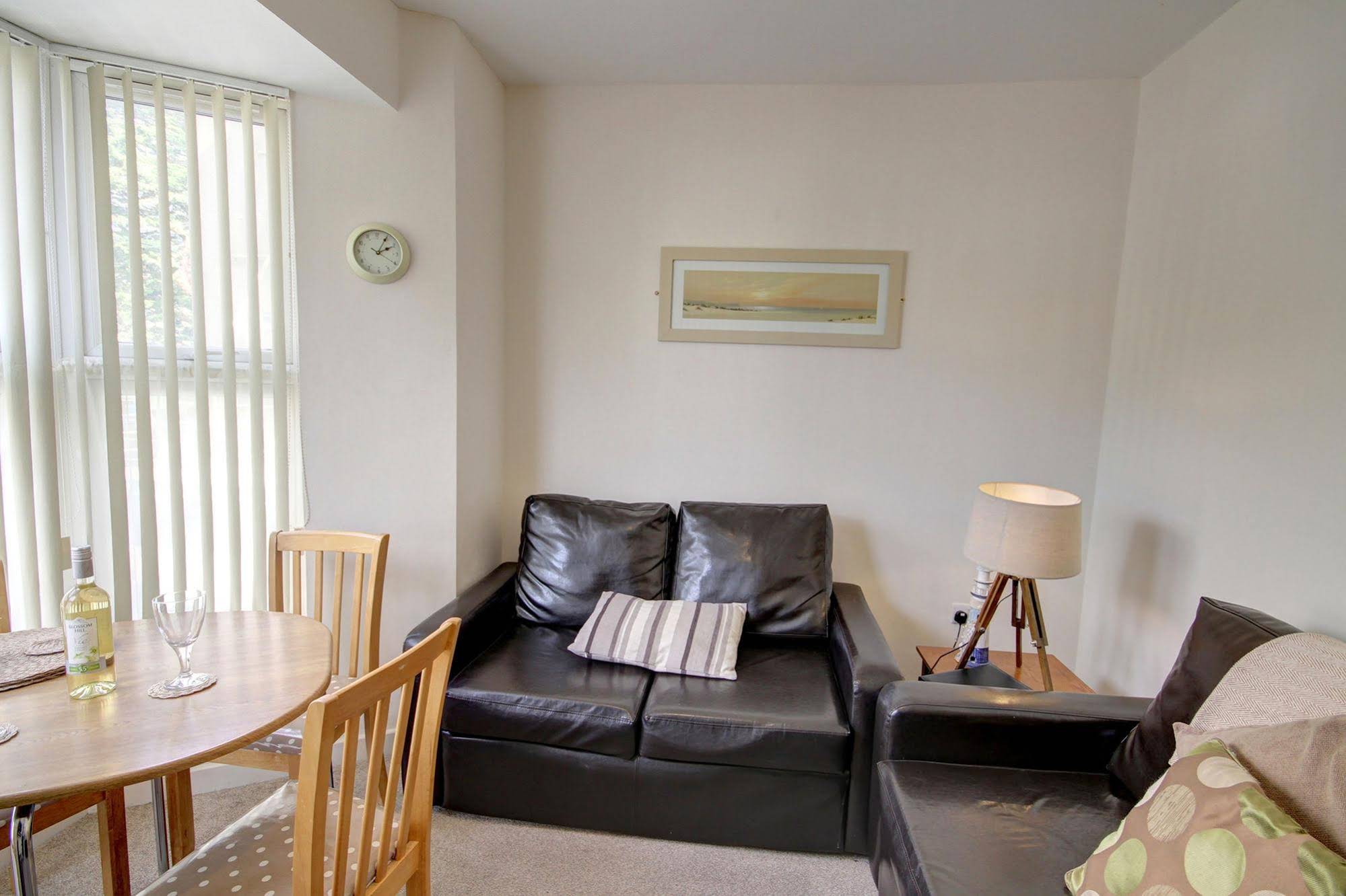 Kensington Court Holiday Apartments