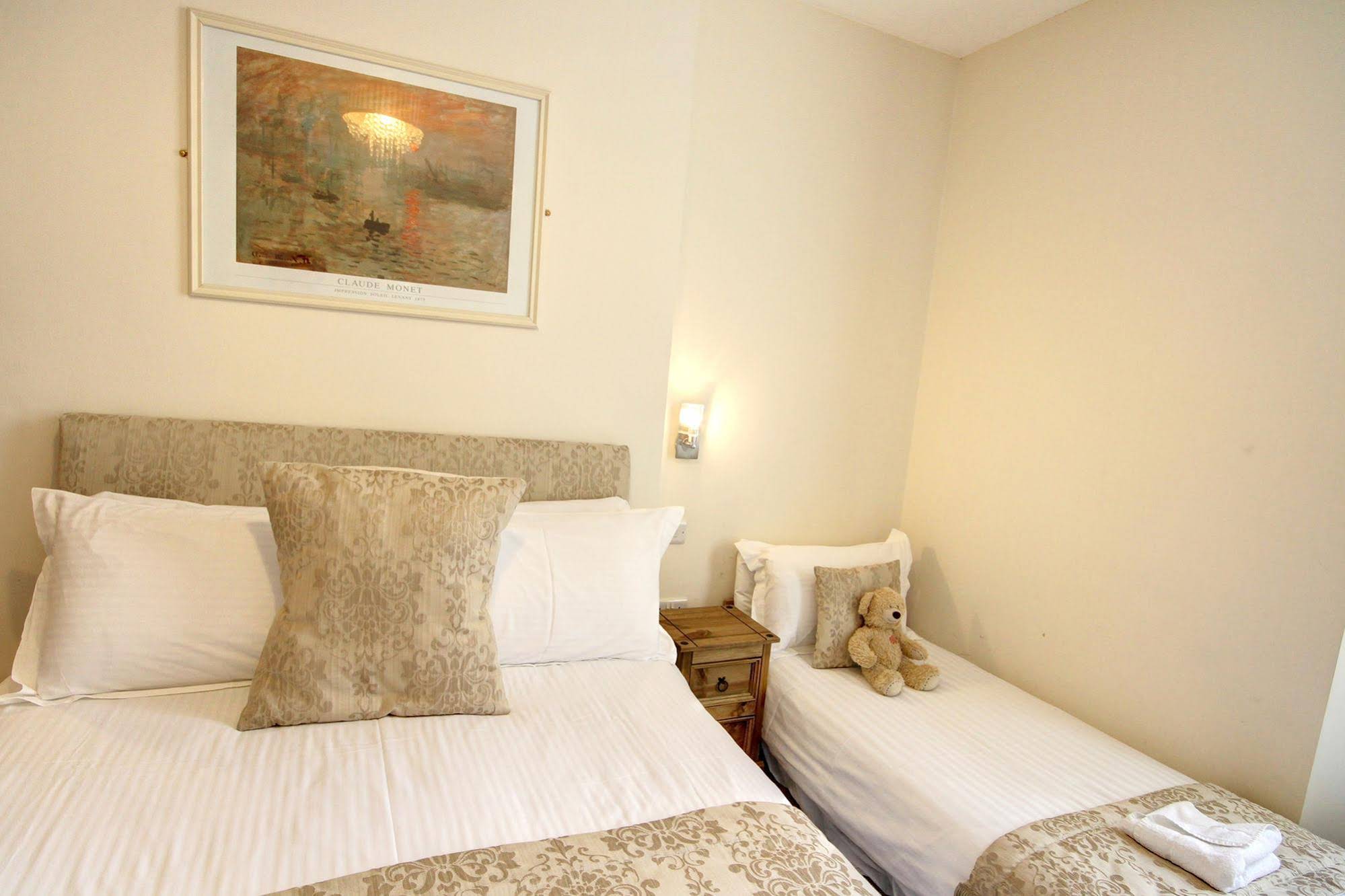 Kensington Court Holiday Apartments