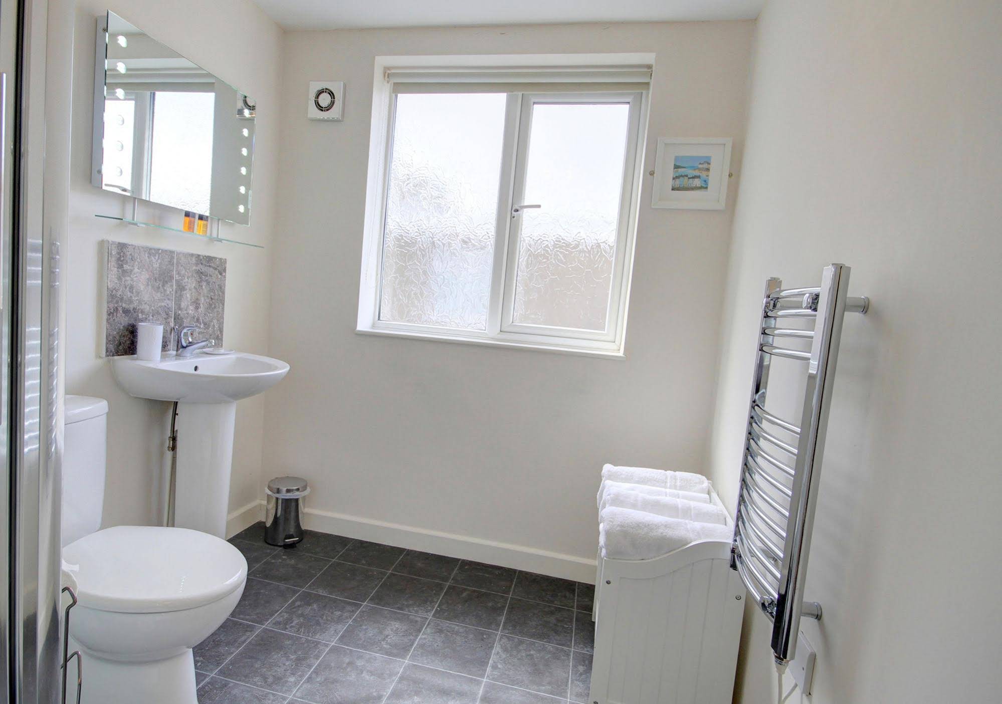 Kensington Court Holiday Apartments