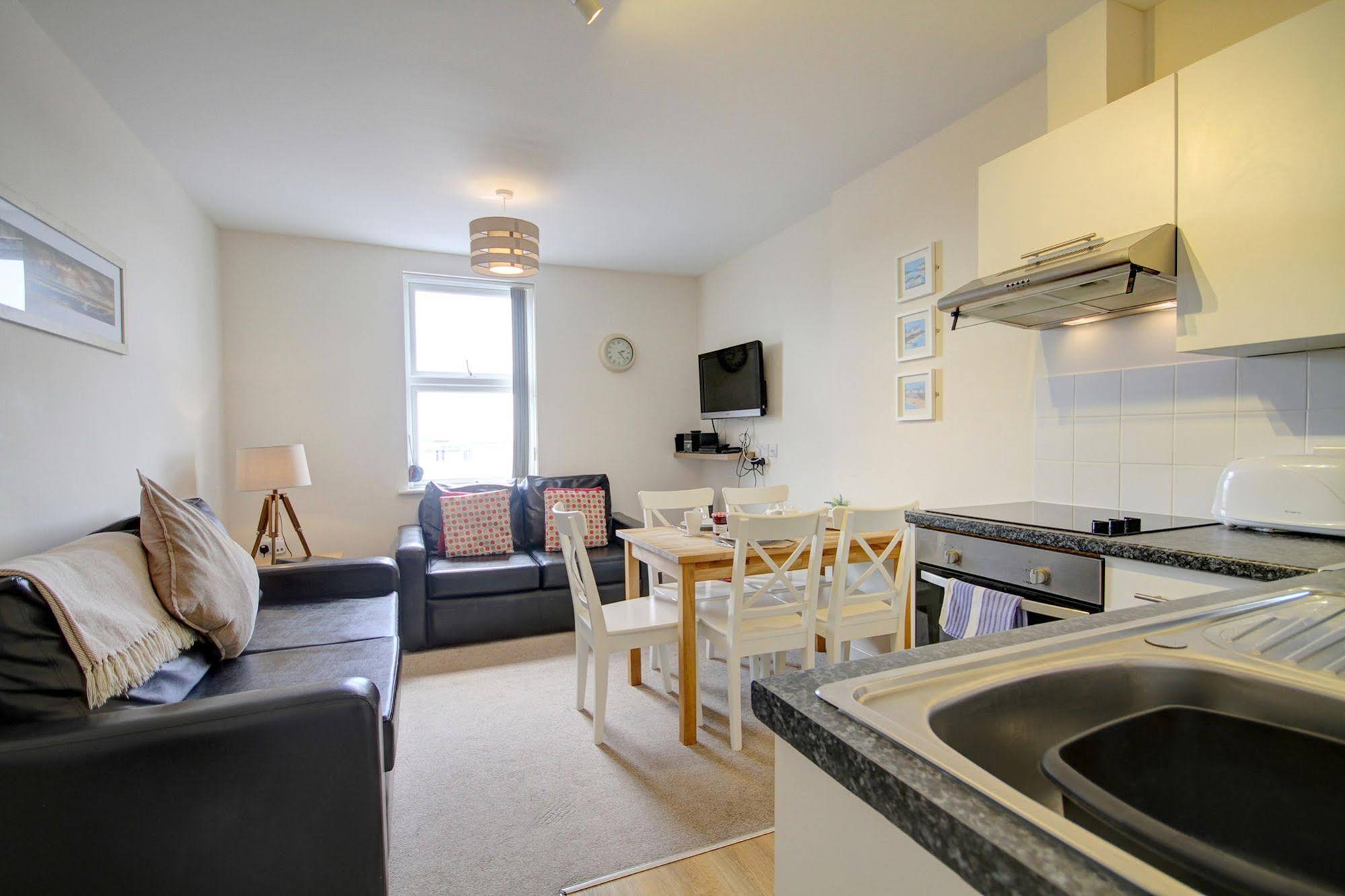 Kensington Court Holiday Apartments